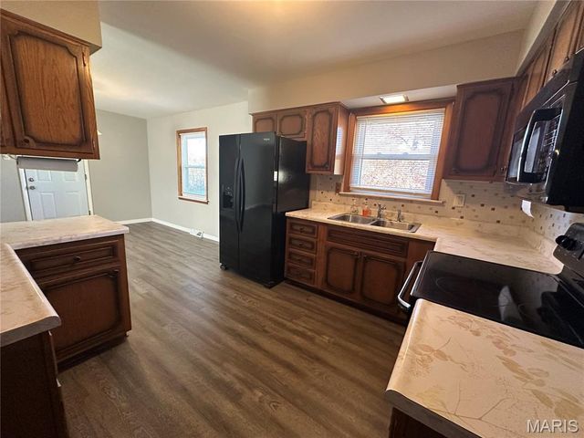 13 Tomahawk Lane, Warrenton, MO 63383