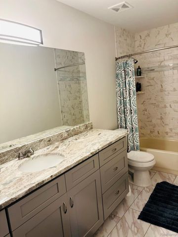 59700 Glacier Court, Washington Township, MI 48094