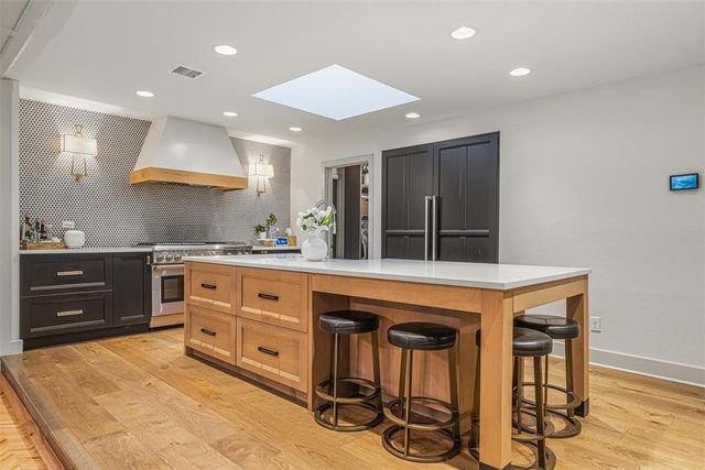 3409 Carriage Way, Edmond, OK 73013