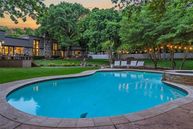 3409 Carriage Way, Edmond, OK 73013