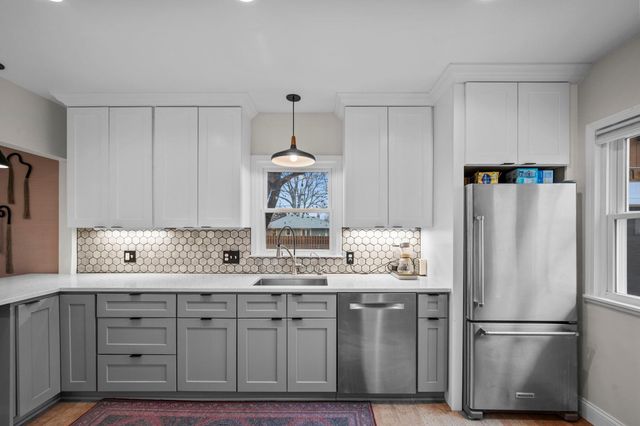 133 19th Avenue S, Hopkins, MN 55343