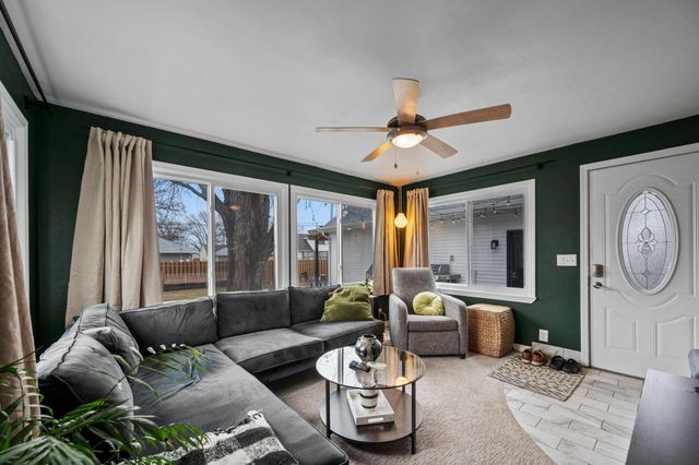 133 19th Avenue S, Hopkins, MN 55343