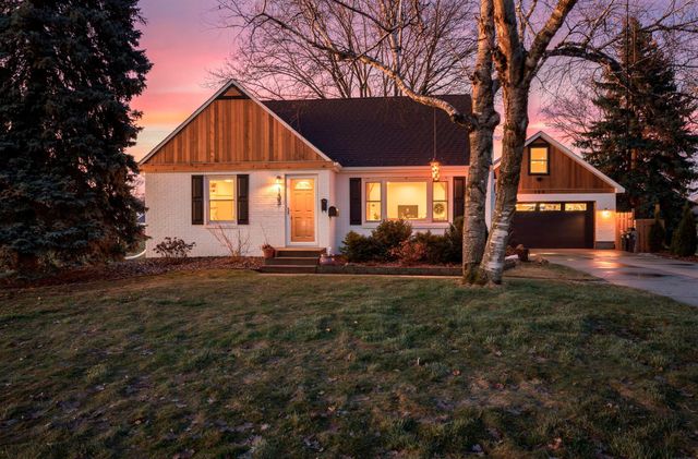 133 19th Avenue S, Hopkins, MN 55343