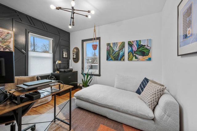 133 19th Avenue S, Hopkins, MN 55343