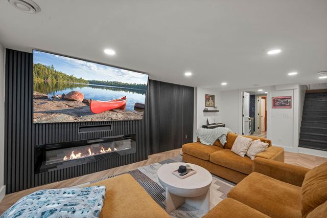 133 19th Avenue S, Hopkins, MN 55343