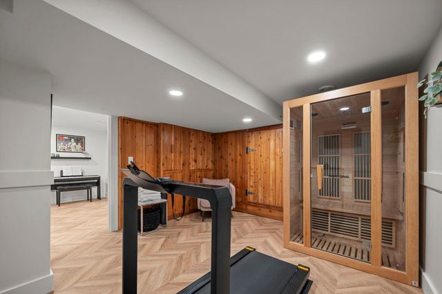 133 19th Avenue S, Hopkins, MN 55343