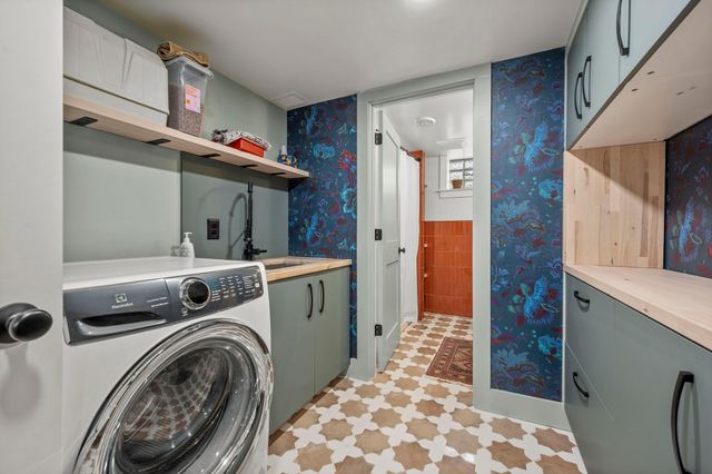 133 19th Avenue S, Hopkins, MN 55343