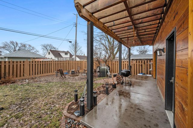 133 19th Avenue S, Hopkins, MN 55343