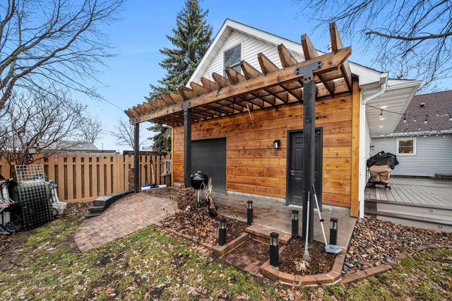 133 19th Avenue S, Hopkins, MN 55343