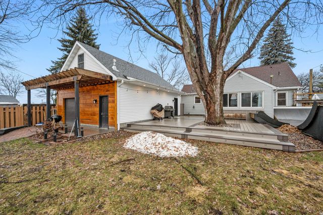 133 19th Avenue S, Hopkins, MN 55343