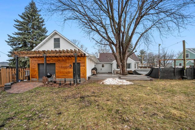 133 19th Avenue S, Hopkins, MN 55343