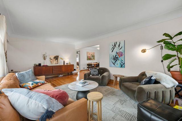 133 19th Avenue S, Hopkins, MN 55343