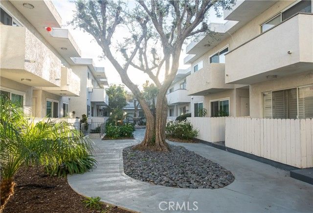 2884 Sawtelle Blvd 209, Los Angeles, CA 90064