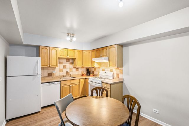9458 Kelvin Lane 103, Schiller Park, IL 60176