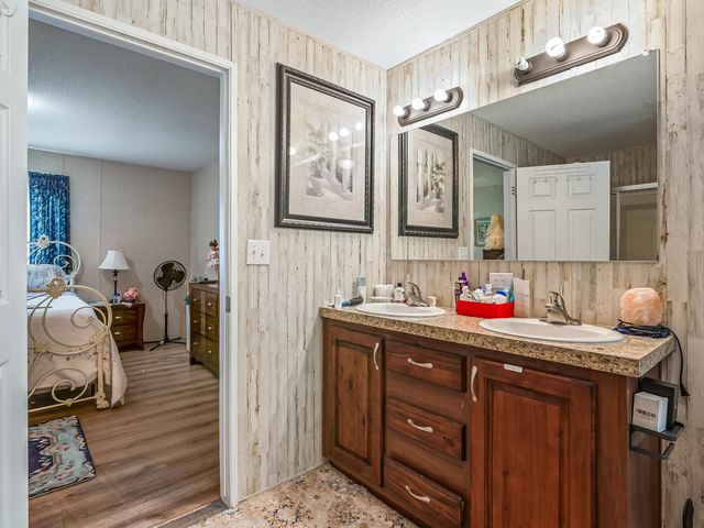 4400 BLOUNT CREEK Road, Tallahassee, FL 32310