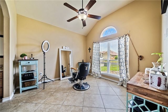 7513 E Lake Dr, Corpus Christi, TX 78414
