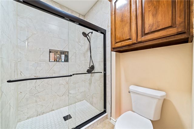 7513 E Lake Dr, Corpus Christi, TX 78414