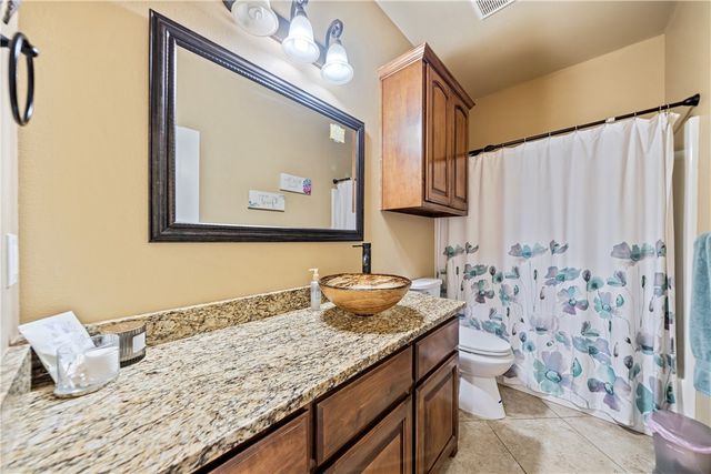 7513 E Lake Dr, Corpus Christi, TX 78414