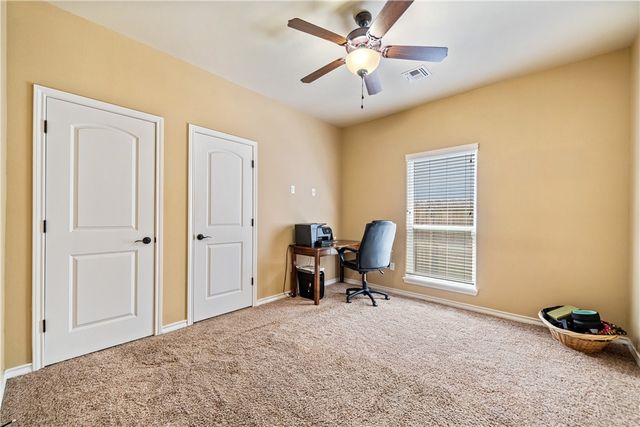 7513 E Lake Dr, Corpus Christi, TX 78414