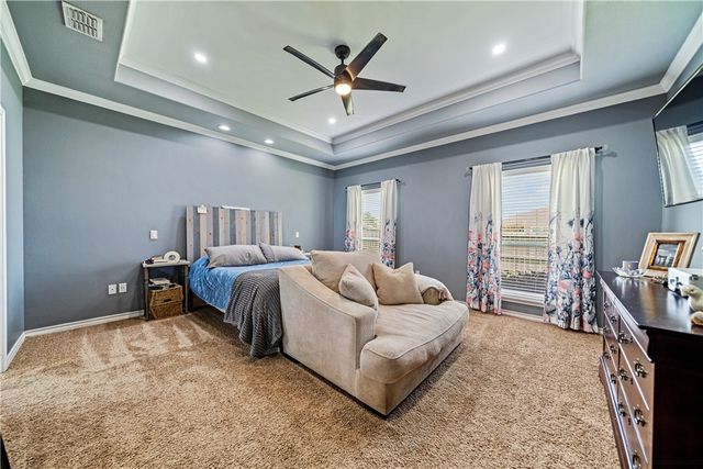 7513 E Lake Dr, Corpus Christi, TX 78414