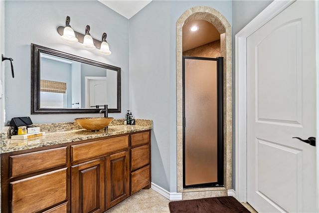 7513 E Lake Dr, Corpus Christi, TX 78414