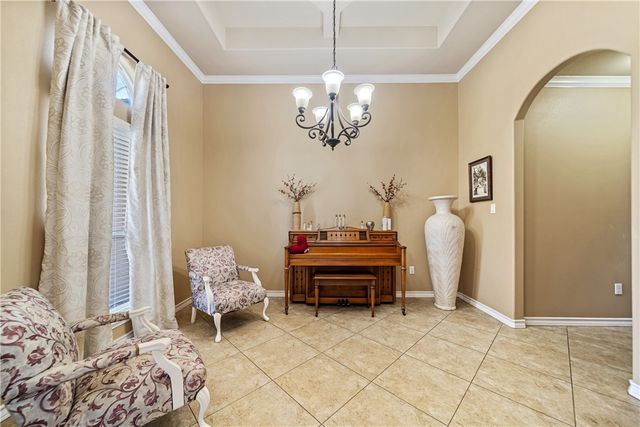 7513 E Lake Dr, Corpus Christi, TX 78414