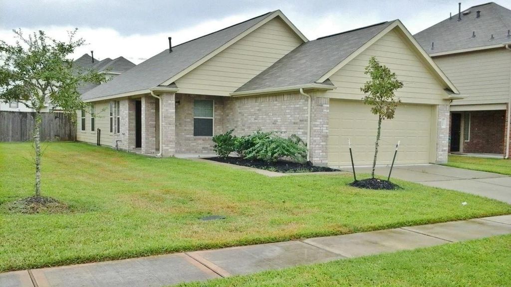 5409 Rio Ramos Street, Rosharon, TX 77583