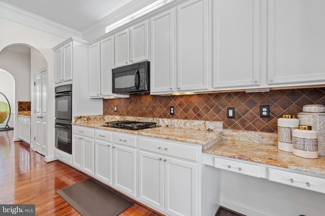 22839 VICKERY PARK DR, Ashburn, VA 20148