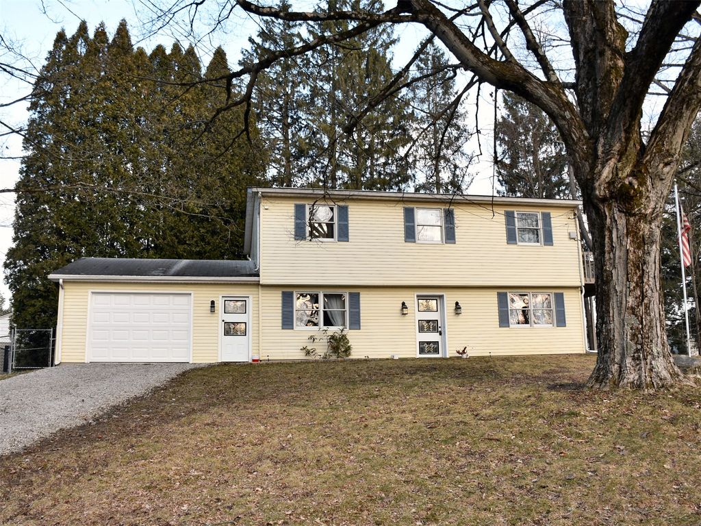 11868 OAKMERE Place, Conneaut Lake, PA 16316