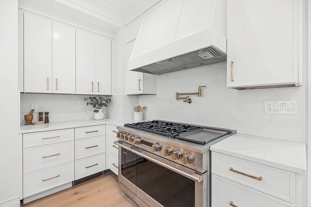 7 Hutchinson Road, Winchester, MA 01890