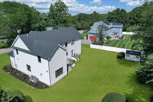 7 Hutchinson Road, Winchester, MA 01890