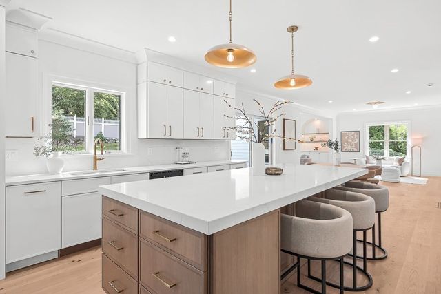 7 Hutchinson Road, Winchester, MA 01890