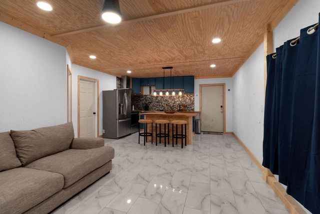 17858 Split Oak Circle, New Caney, TX 77357