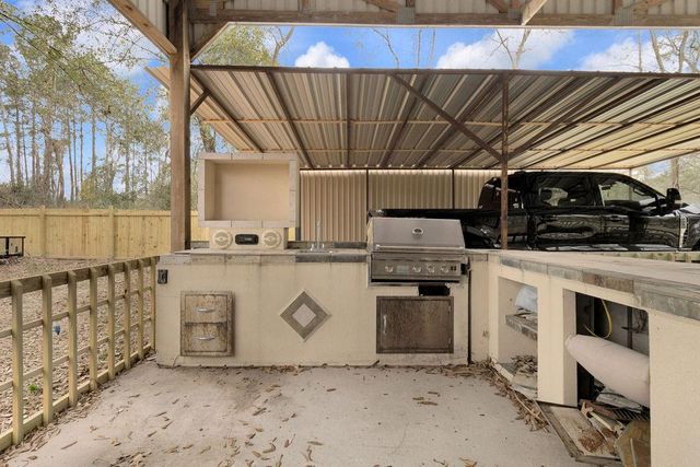 17858 Split Oak Circle, New Caney, TX 77357