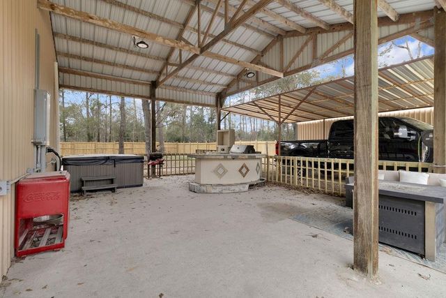 17858 Split Oak Circle, New Caney, TX 77357