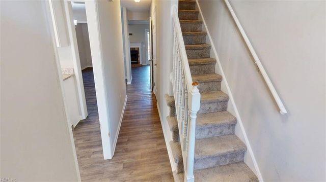 81 N Lake LOOP, Hampton, VA 23666