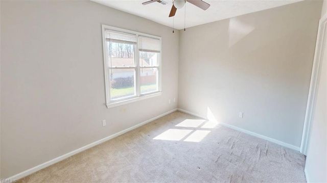 81 N Lake LOOP, Hampton, VA 23666