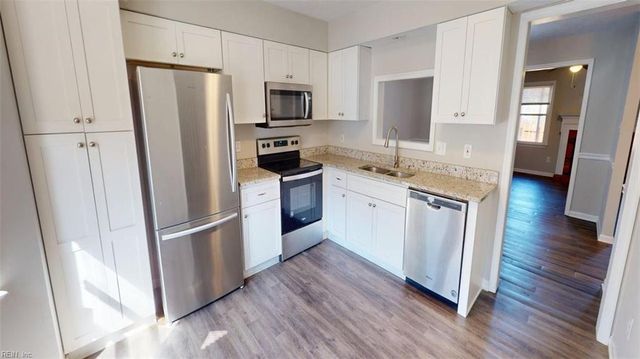 81 N Lake LOOP, Hampton, VA 23666