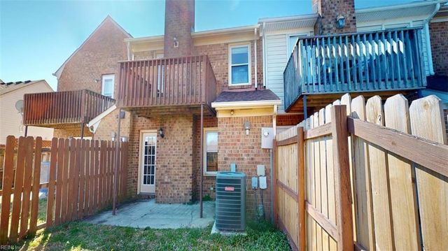 81 N Lake LOOP, Hampton, VA 23666