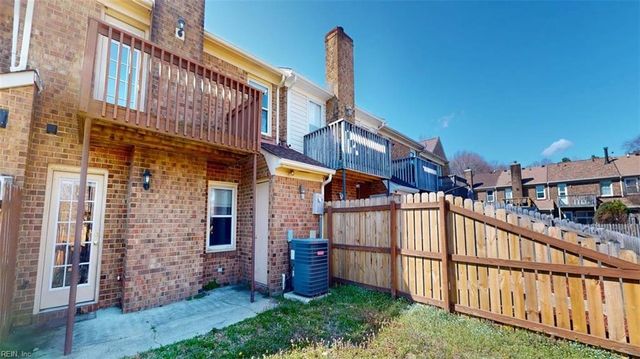 81 N Lake LOOP, Hampton, VA 23666