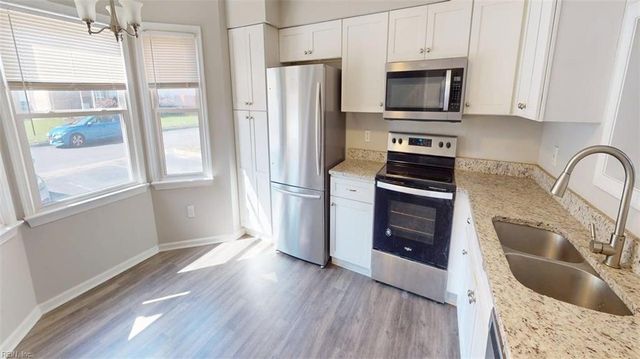 81 N Lake LOOP, Hampton, VA 23666