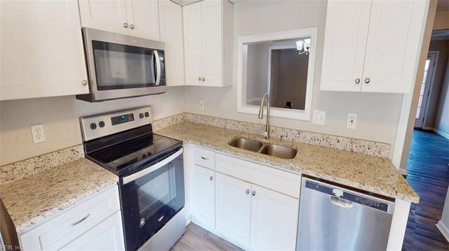 81 N Lake LOOP, Hampton, VA 23666