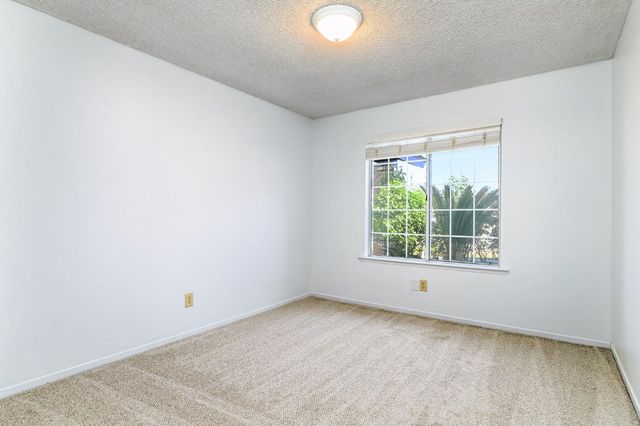 2129 Magnolia Avenue, Sanger, CA 93657