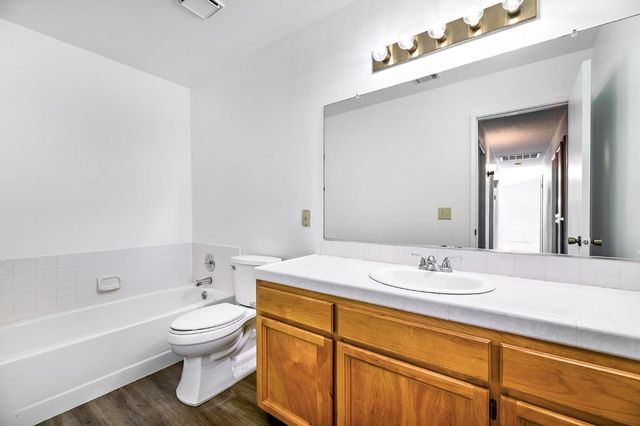 2129 Magnolia Avenue, Sanger, CA 93657
