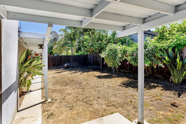 2129 Magnolia Avenue, Sanger, CA 93657