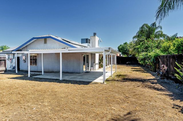 2129 Magnolia Avenue, Sanger, CA 93657