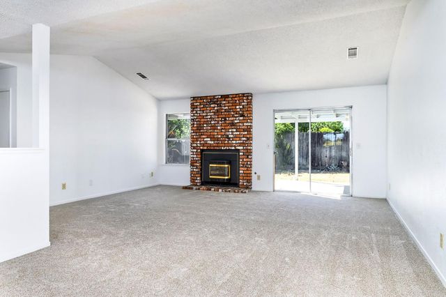 2129 Magnolia Avenue, Sanger, CA 93657