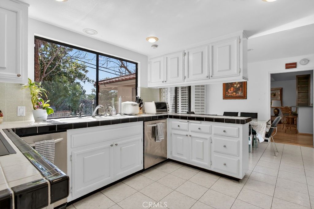 Image 11 of property listing at 9312 Smoketree, Villa Park, CA 92861