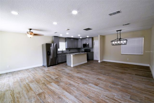 450 OBISPO AVENUE, Orlando, FL 32807