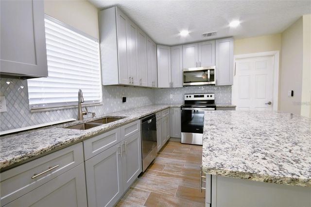 450 OBISPO AVENUE, Orlando, FL 32807